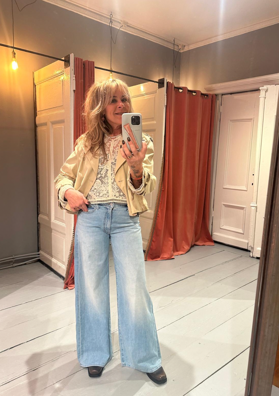 MOTHER THE UNDERCOVER JEANS -UNRIPPED