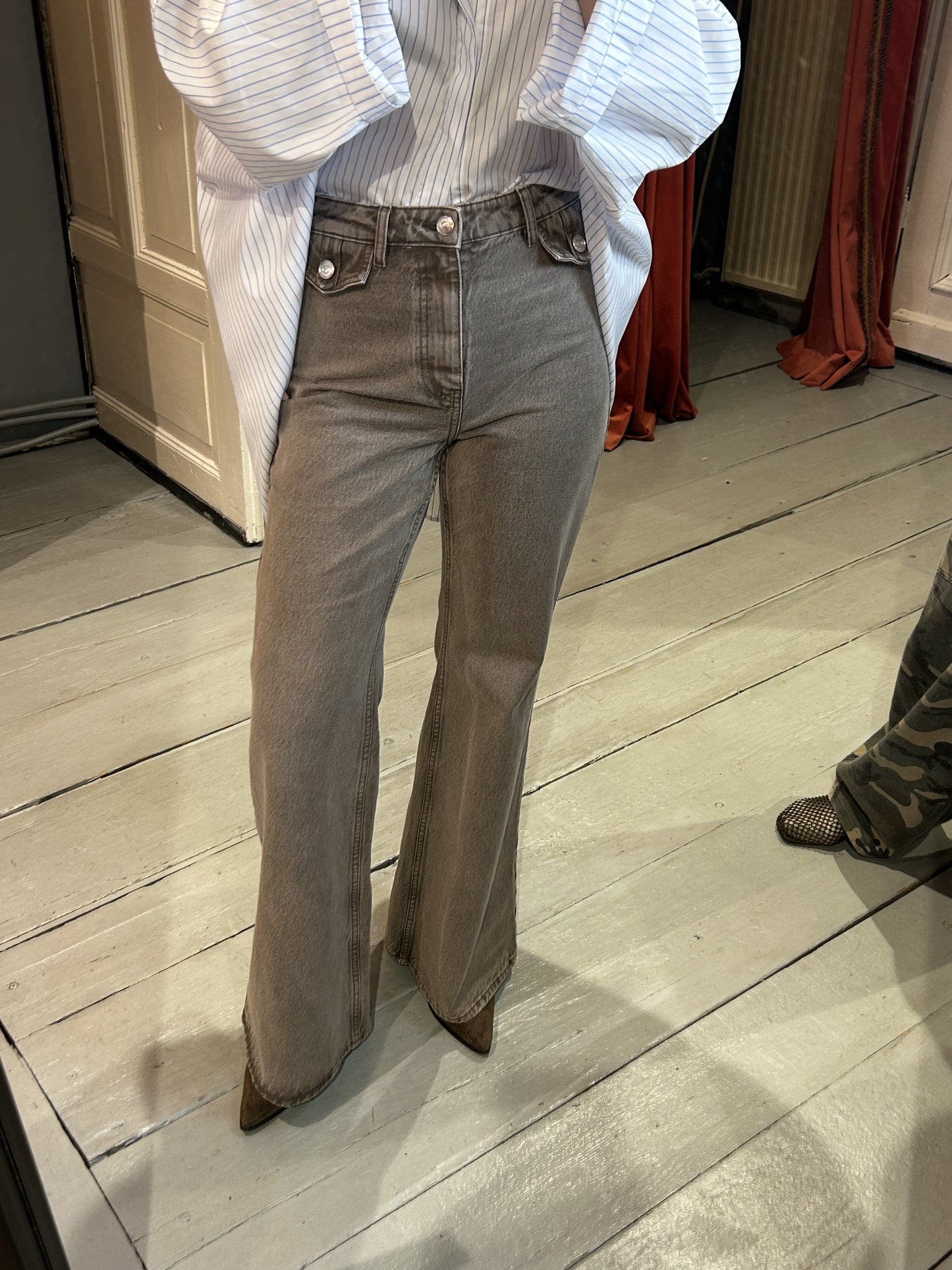 ROTATE FLARED HIGHWAISTED JEANS- DRIFTWOOD
