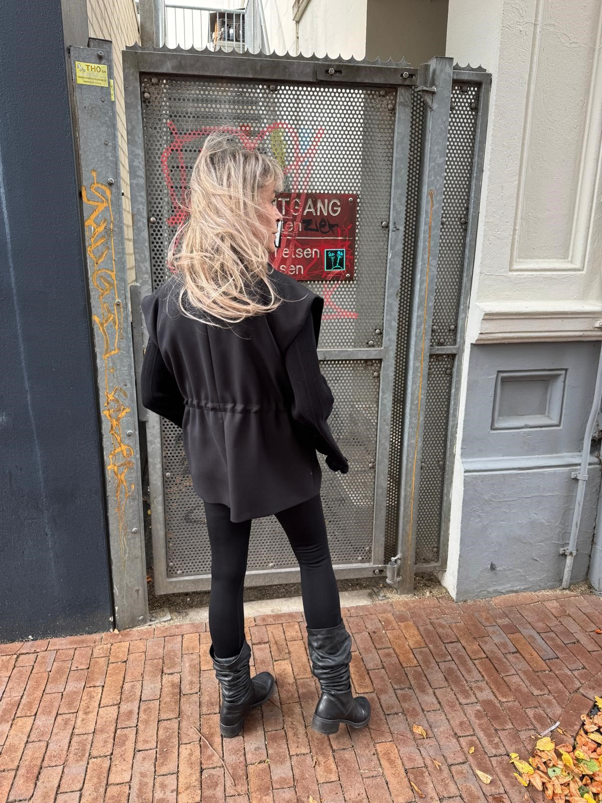 MARGAUX LONNBERG - GILET REED CARGO MET TAILLE - ZWART