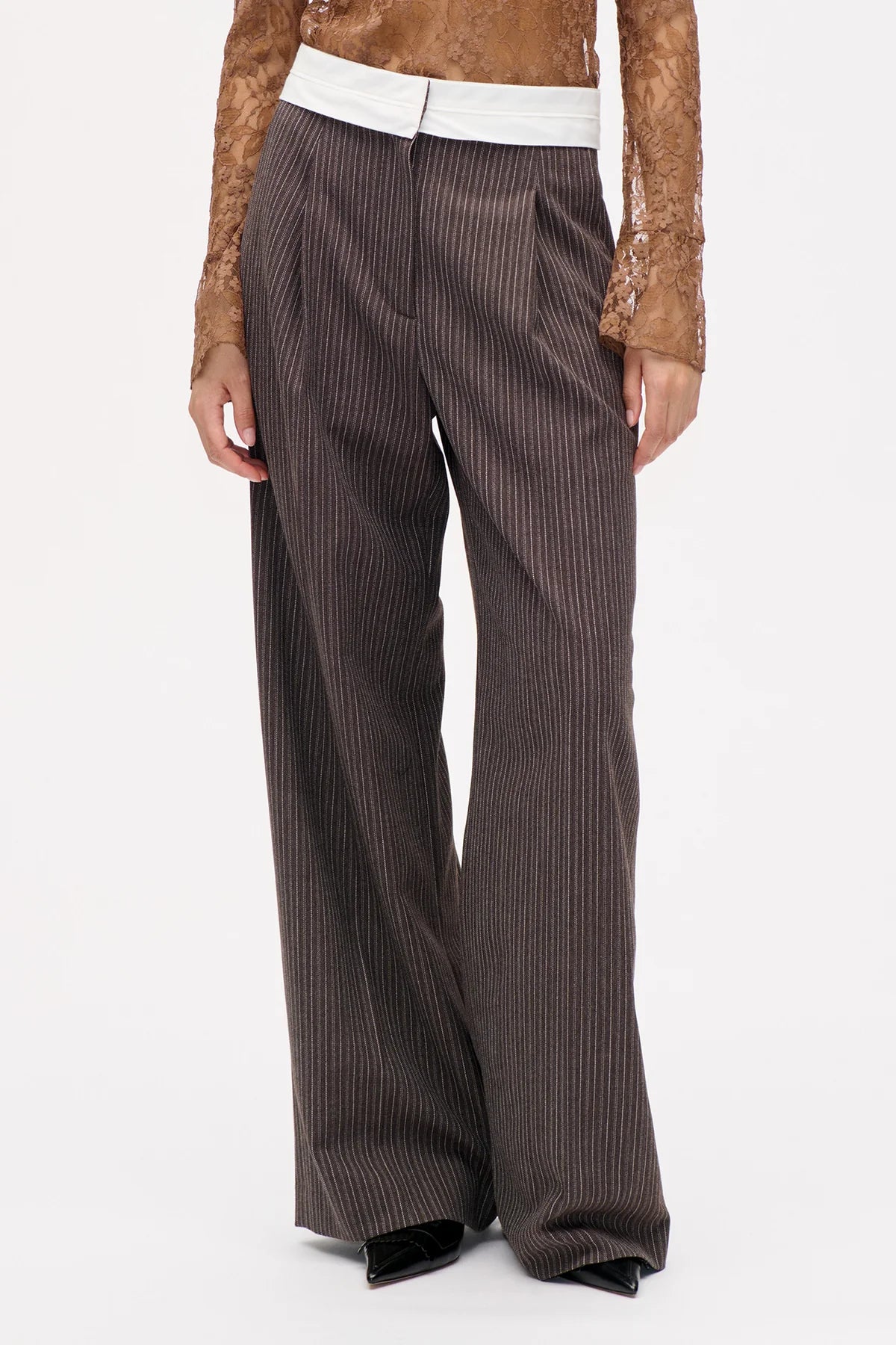 BAUM UND PFERDGARTEN NEYAT TROUSERS DARK BROWN
