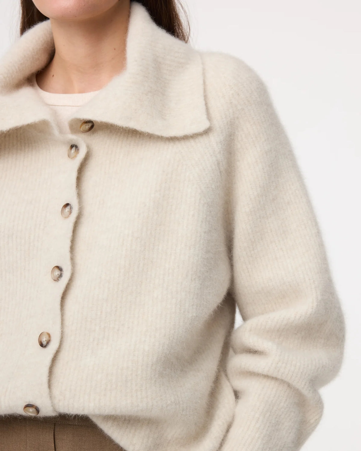 KNITTED MILO CARDIGAN GREIGE
