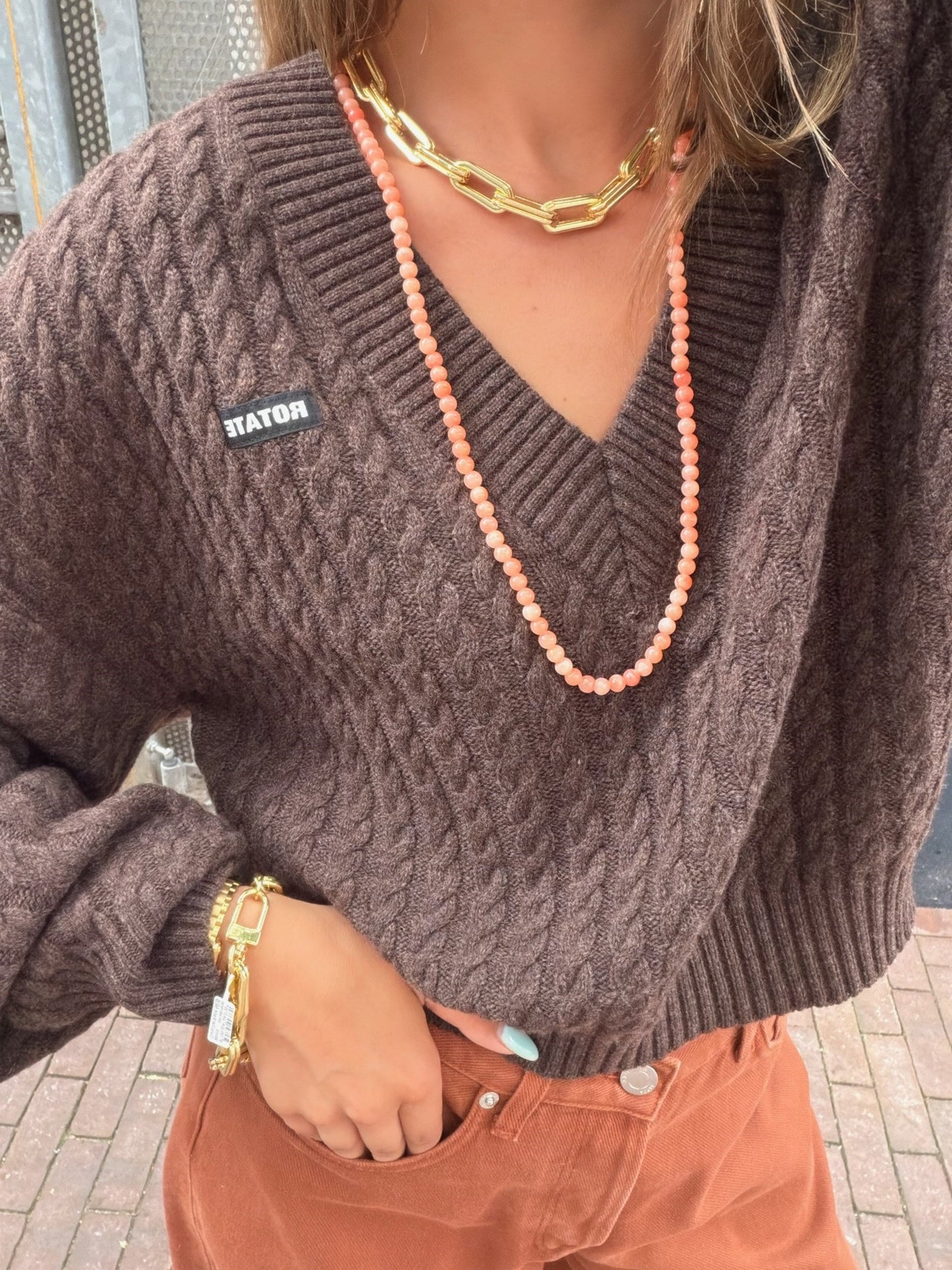 ROTATE CABLE V NECK SWEATER - DARK BROWN