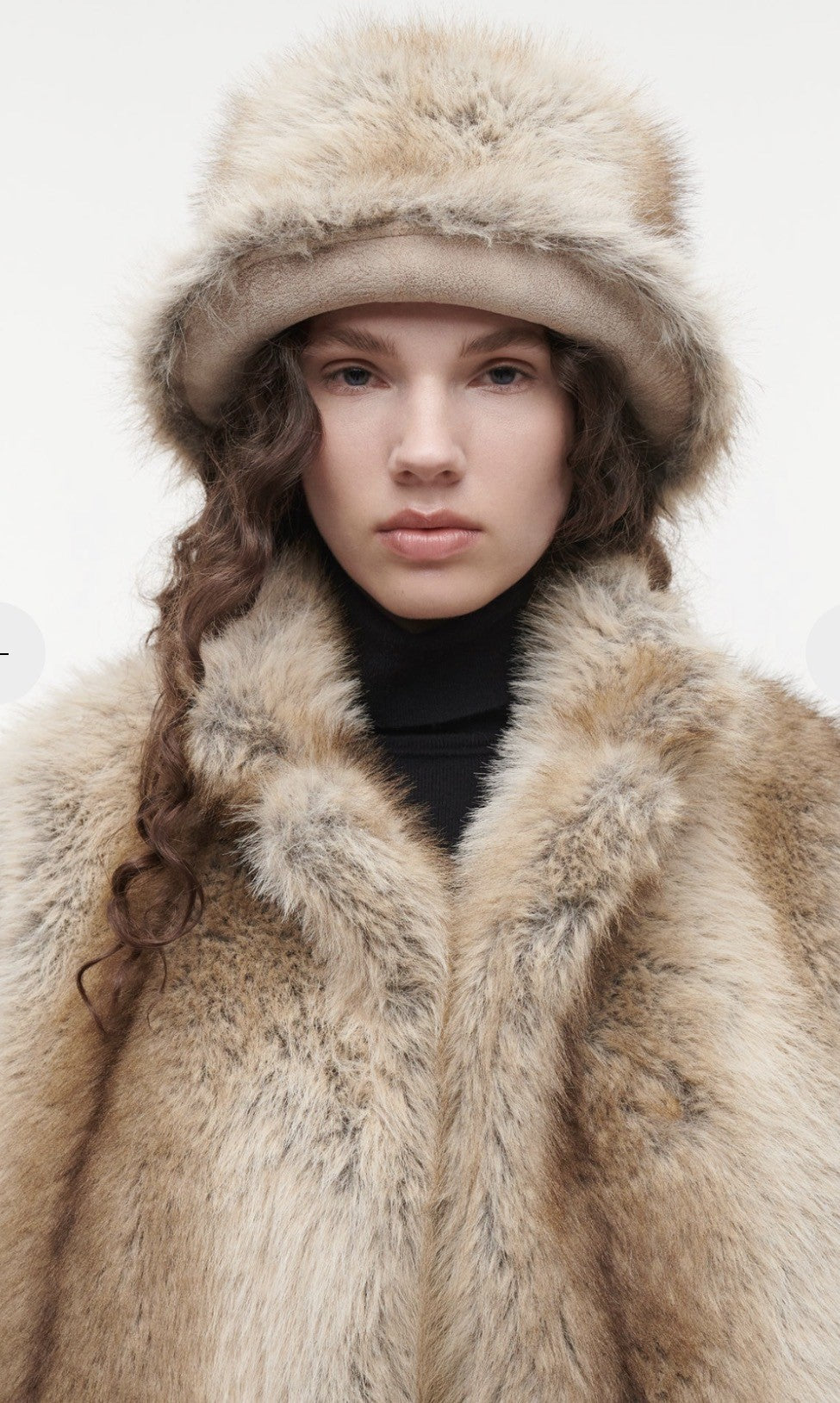 STUDIO AR - BEAU FAUX FOX - HOED