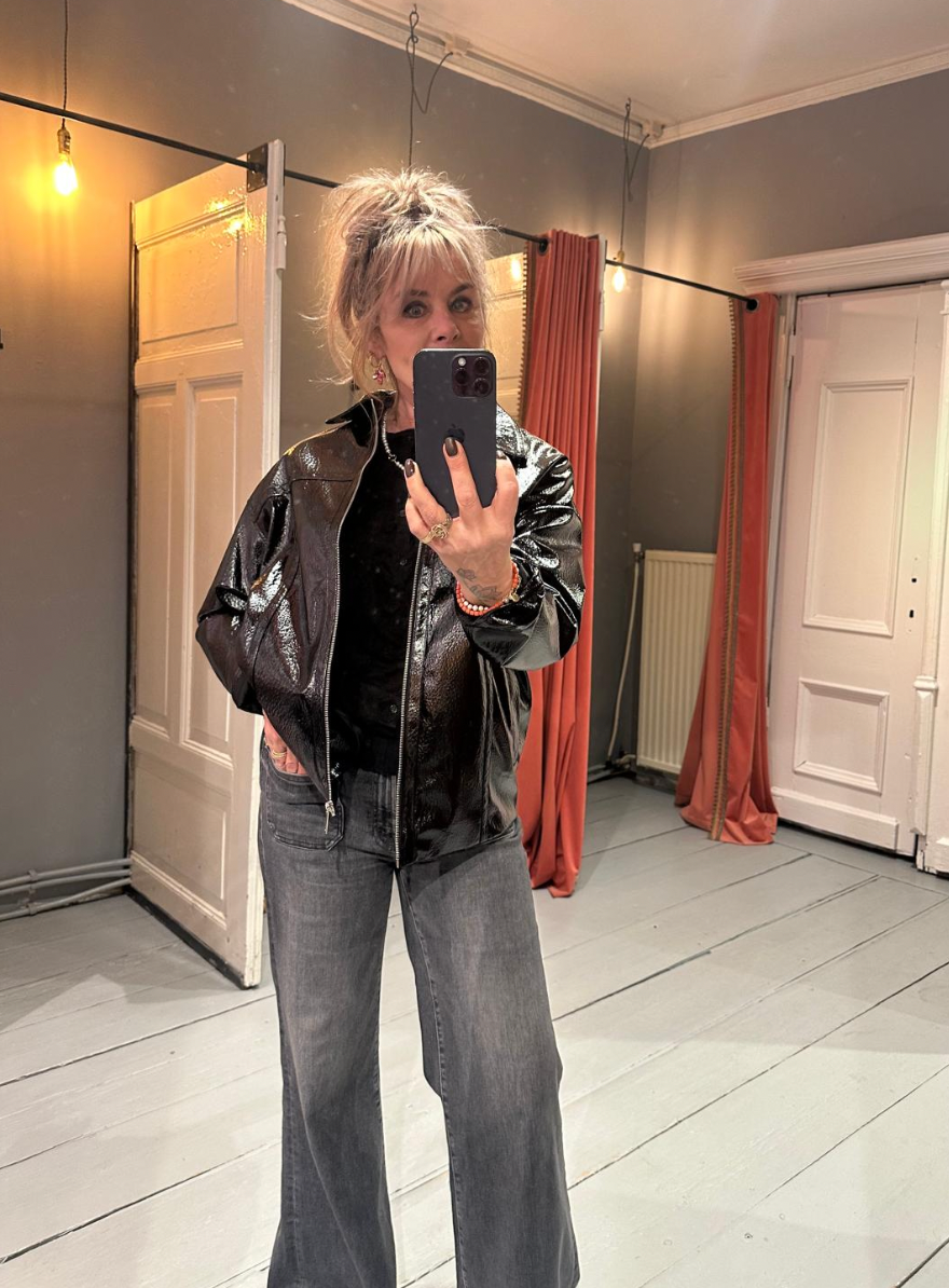 CLUB FIORE JAGGER PATENT JACKET - ZWART