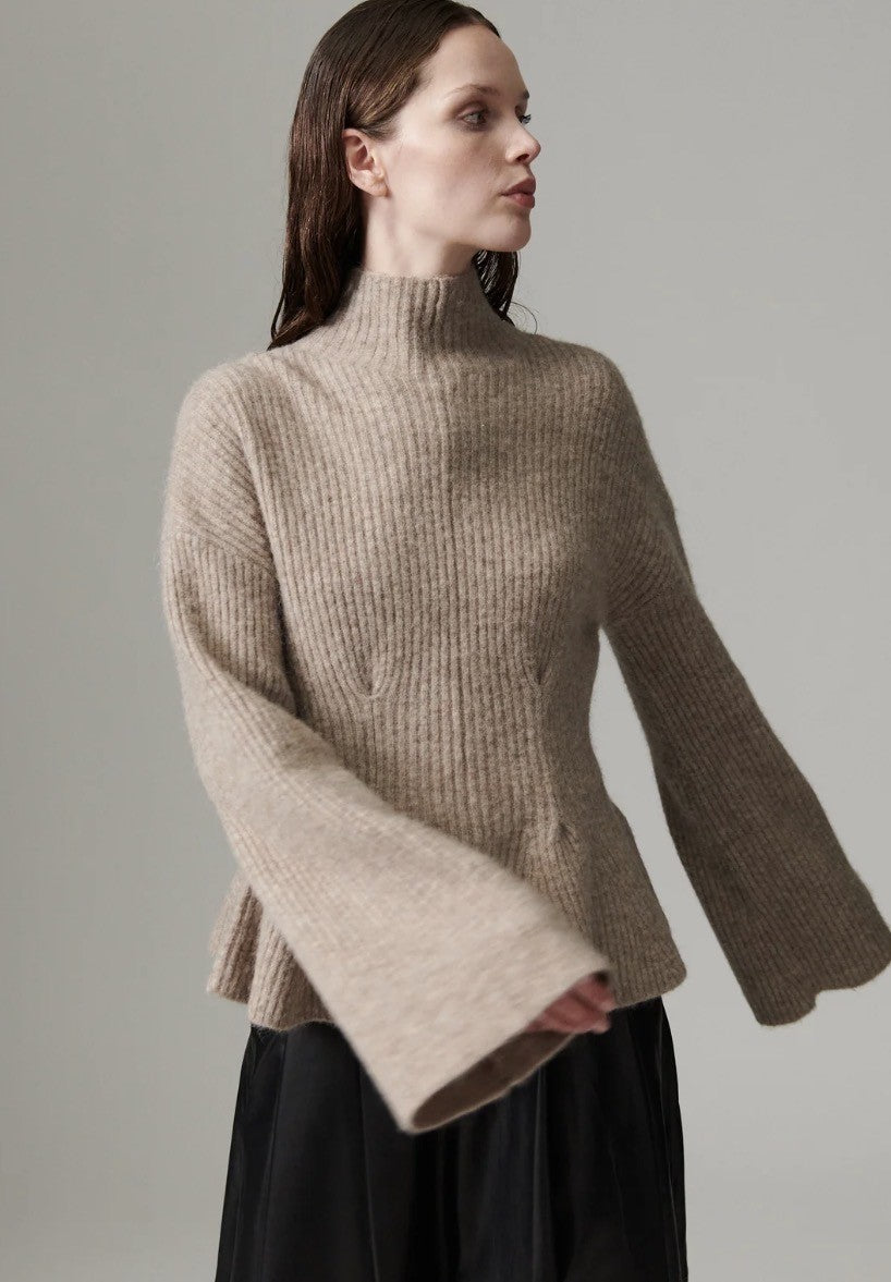 DAY PEPLUMA PULLOVER -COZY DAY'S- ROASTED CASHEW