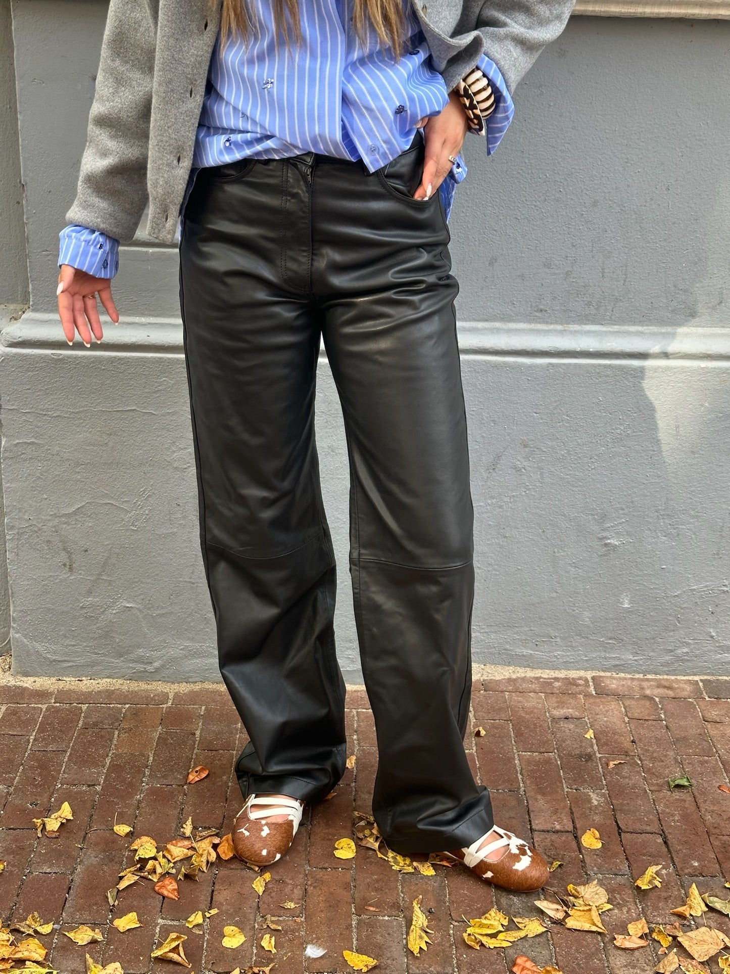 ROTATE STRAIGHT LEATHER PANTS -ZWART